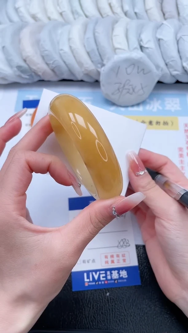 【闪购商品】石英质玉手镯未镶嵌T209-58.3