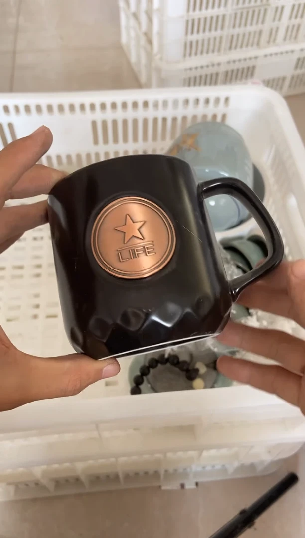 杯无运费险有瑕疵的摄影的产品有使用过的痕迹有点脏介意勿拍