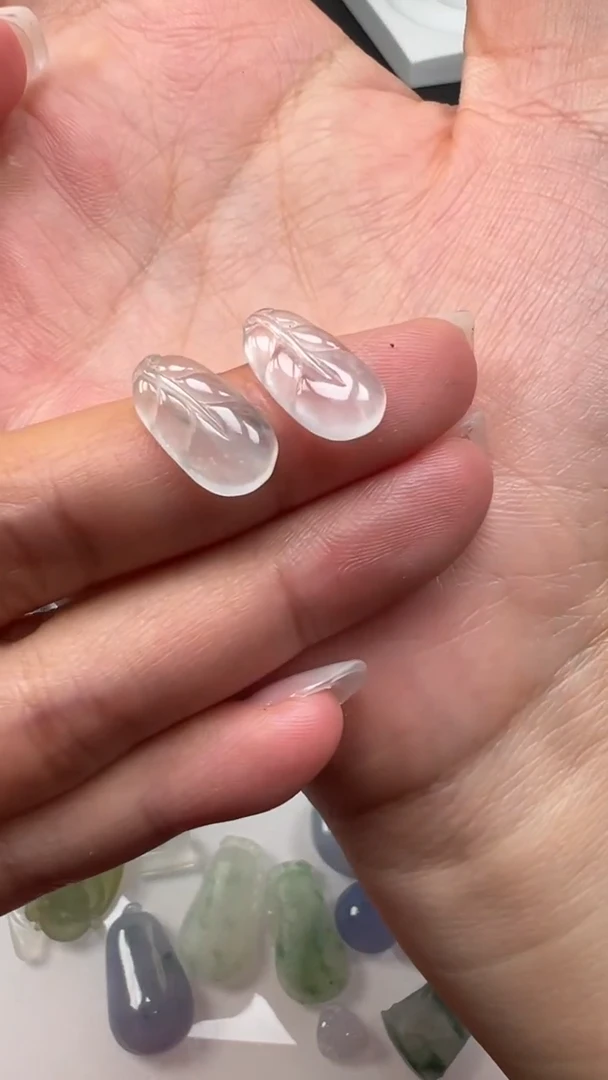 未镶嵌定制翡翠一对冰叶子