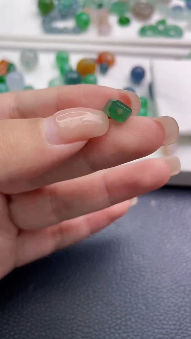 未镶嵌定制翡翠妍*珠子