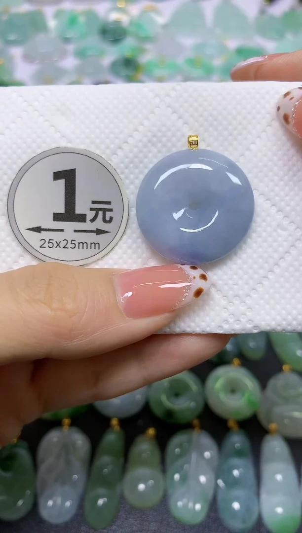 颈饰18K金镶嵌翡翠 天然翡翠A货