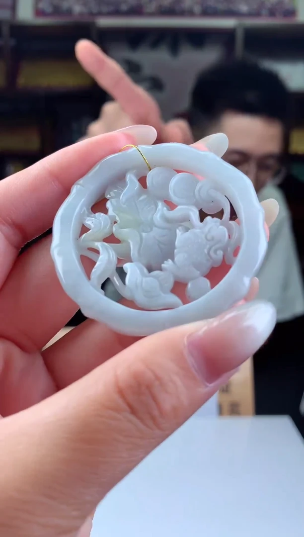 颈饰未镶嵌翡翠天然翡翠（拍一发一)