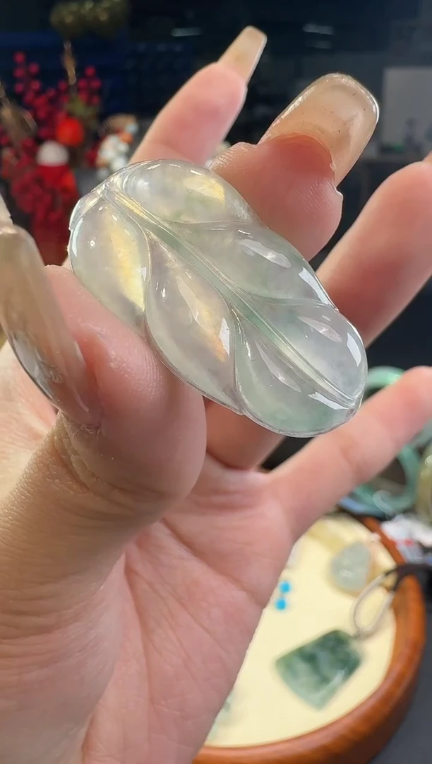 【闪购商品】翡翠颈饰未镶嵌挂件