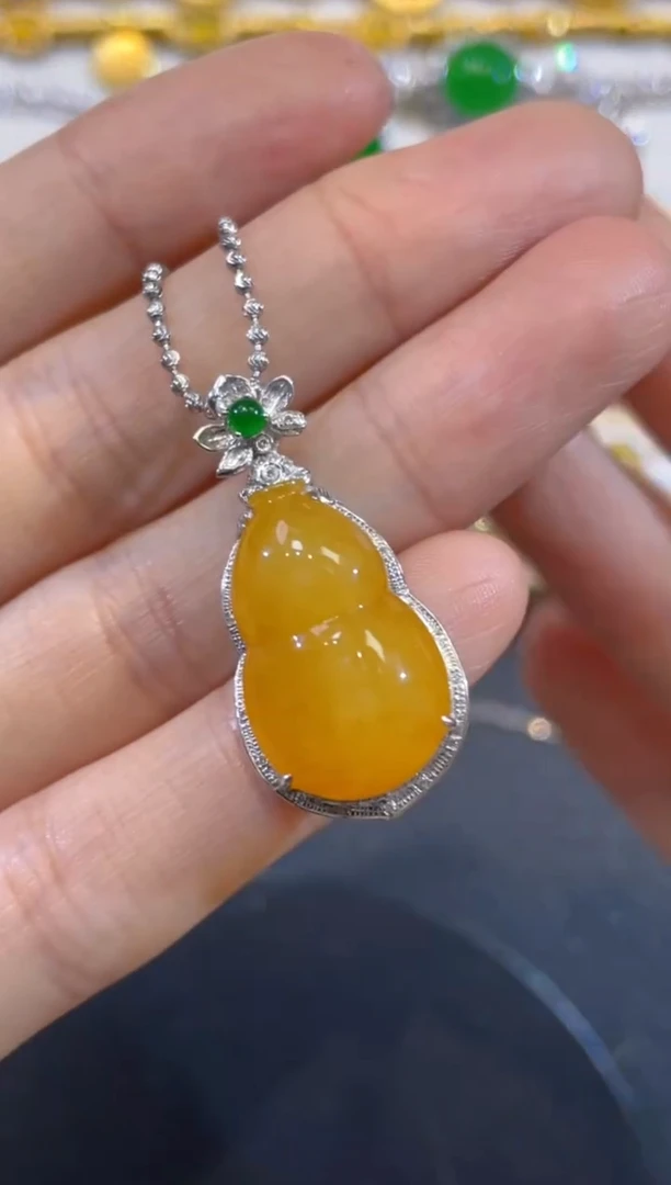 吊坠(不含链)18K金镶嵌翡翠团购1