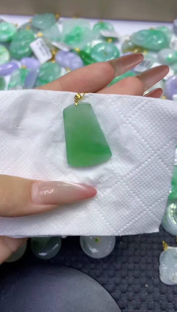 颈饰18K金镶嵌翡翠天然缅甸A货翡翠