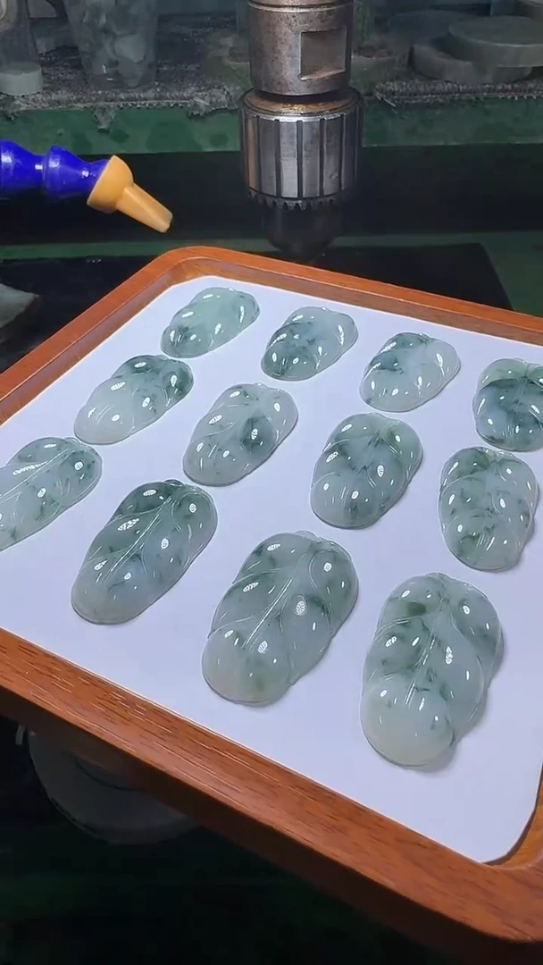 【闪购商品】翡翠颈饰未镶嵌飘花叶子多样性发一件