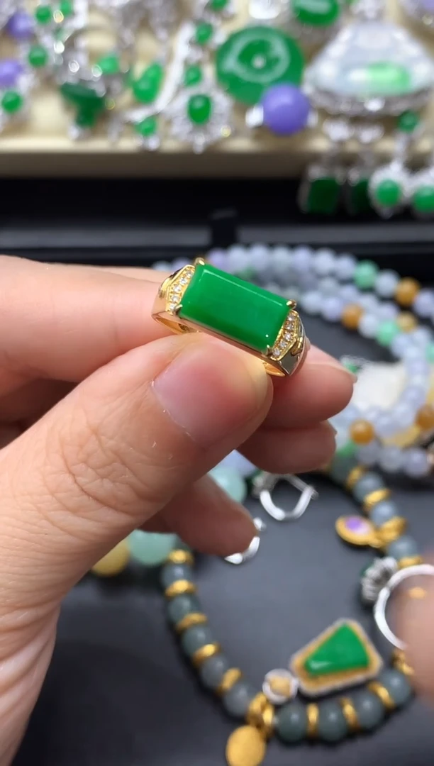 18K金镶嵌戒指翡翠510-中国好珍宝