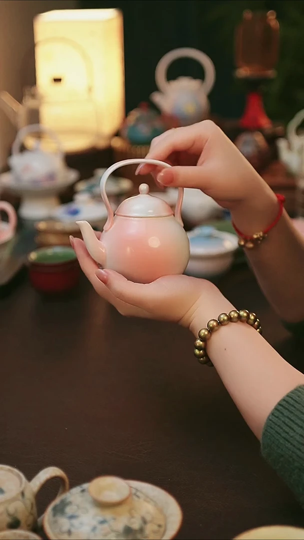 青云茶斋陶瓷茶具粉色提把壶