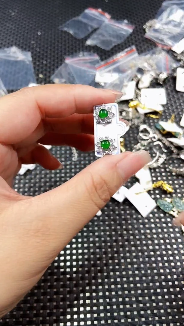 翡翠未镶嵌耳饰1111111111