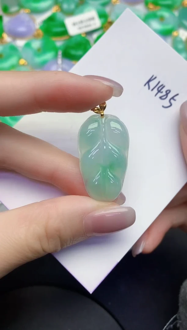 颈饰18K金镶嵌翡翠缅甸天然翡翠A货