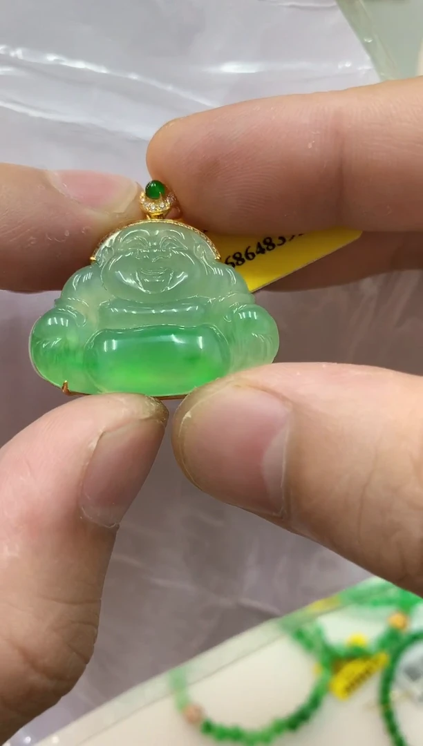 翡翠18K金镶嵌颈饰挂件