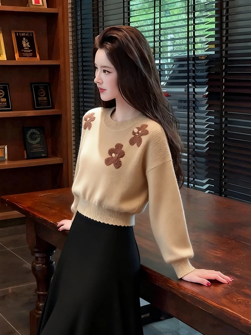 秋冬韩系氛围感轻熟风针织衫女洋气减龄高级感绝美卡其色百搭毛衣