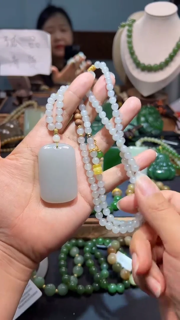 颈饰未镶嵌和田玉1