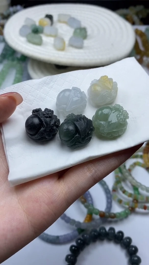 未镶嵌定制翡翠?**?毛货定制不退不换
