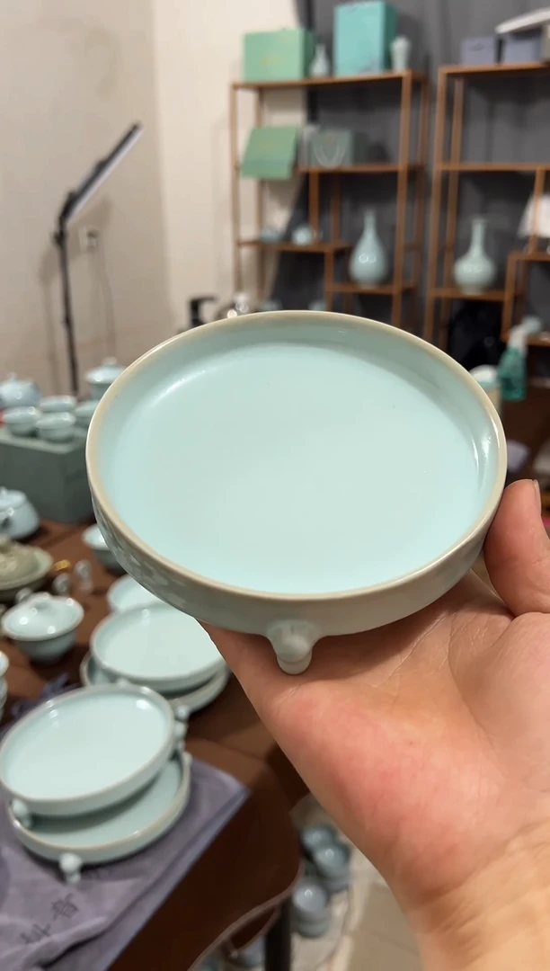 二级原矿釉支钉中号三足洗