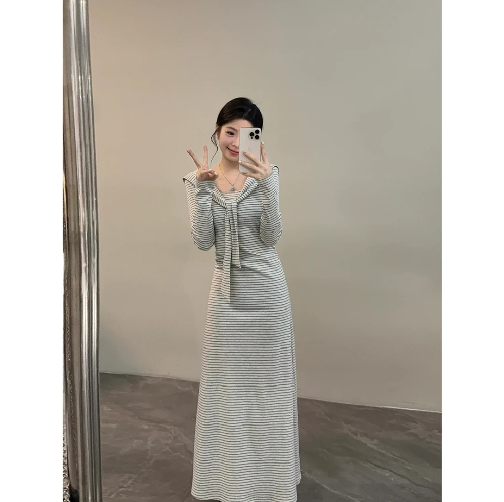 秋季新款长袖时尚披肩条纹连衣裙长款遮肉显瘦气质针织收腰3374#