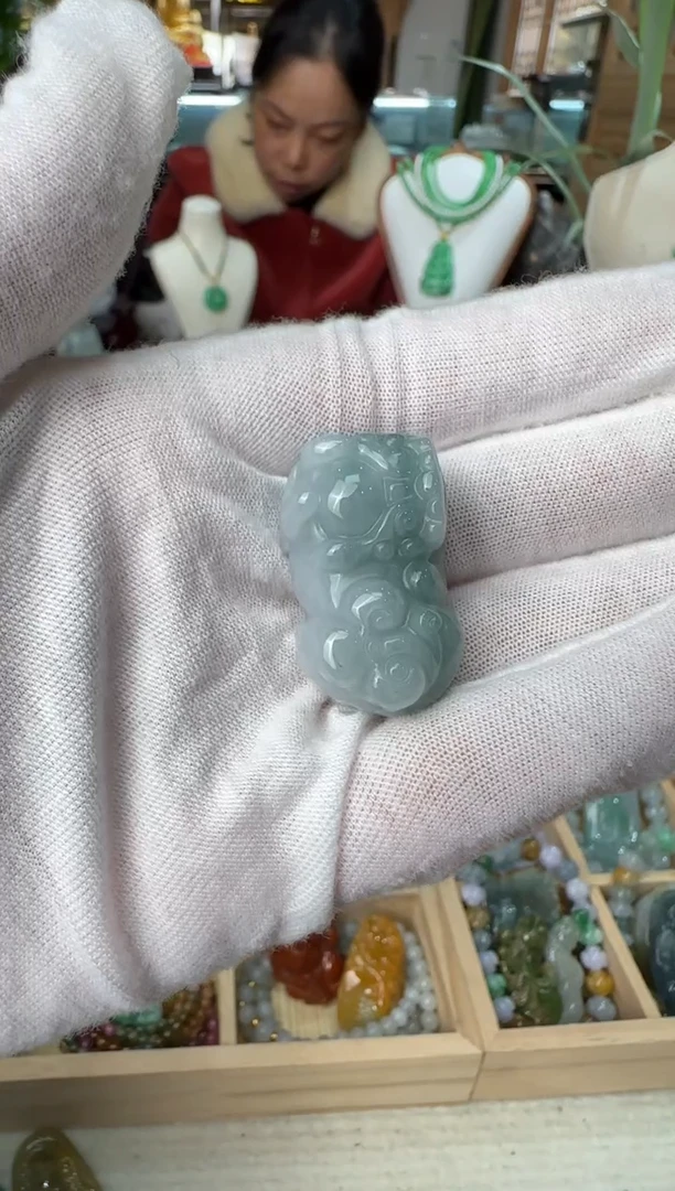 颈饰未镶嵌翡翠吊坠