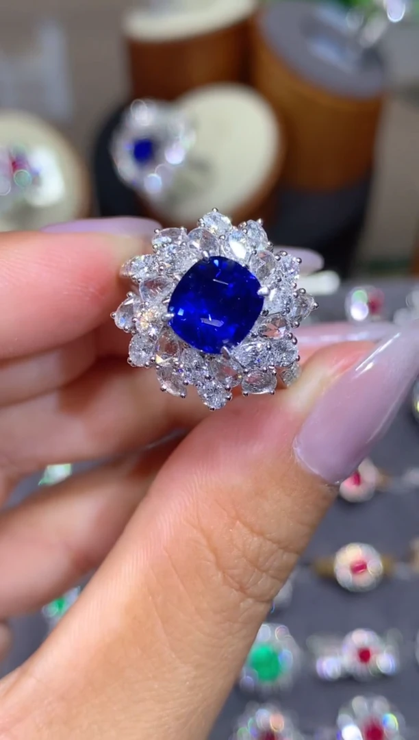 蓝宝石戒指18K金镶嵌3.07CT