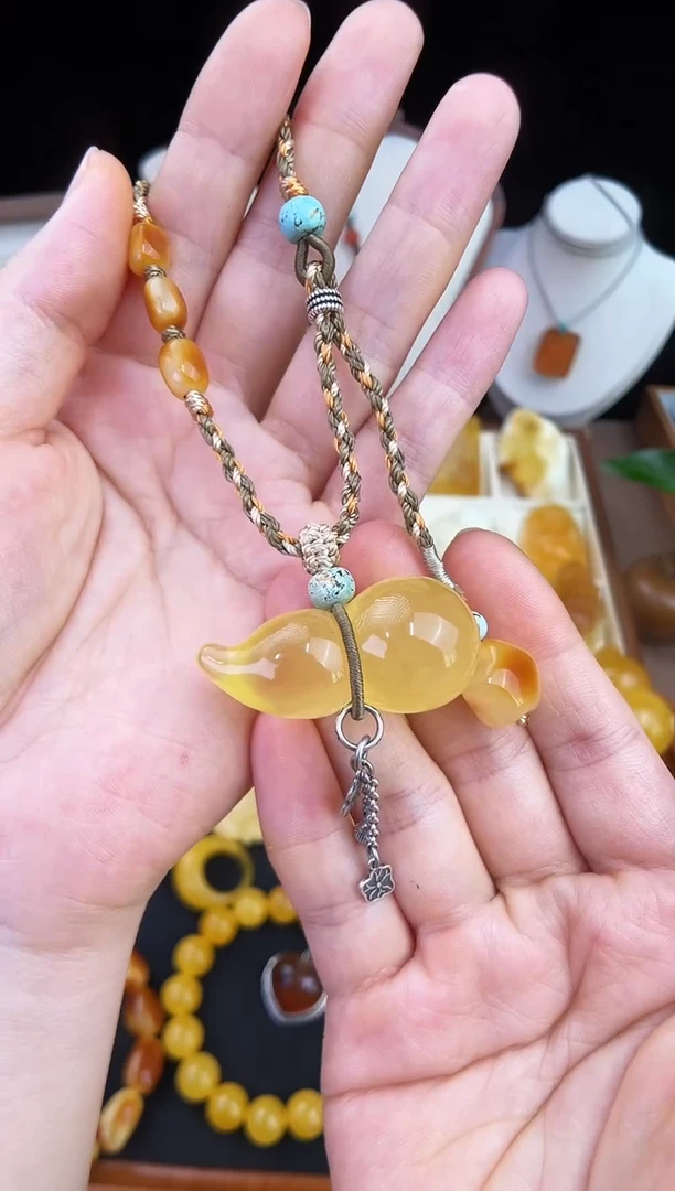 琥珀未镶嵌珠宝奇石C****?柒月