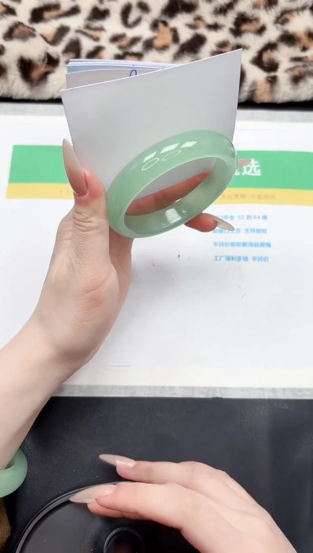 【闪购商品】石英质玉手镯未镶嵌213-60.3