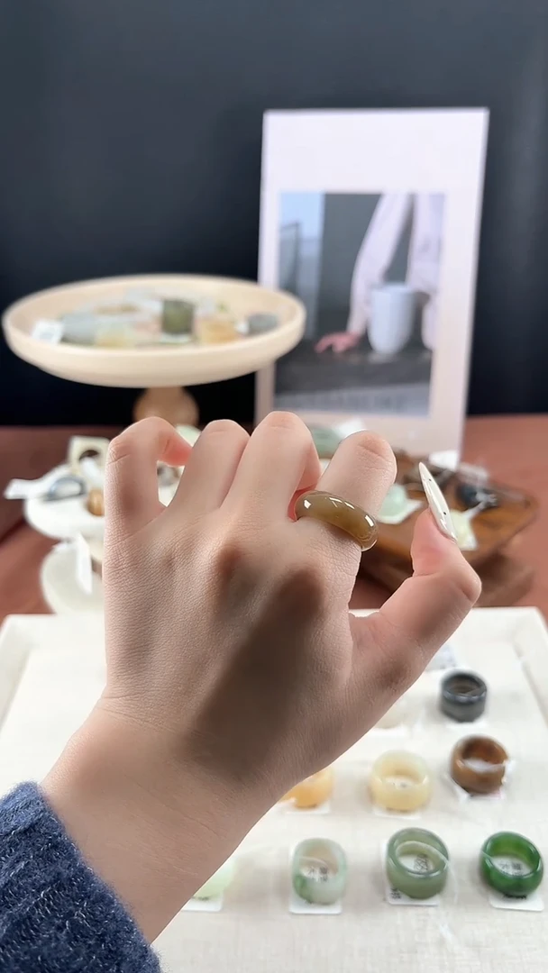 未镶嵌戒指和田玉（糖玉）18圈 金桔糖