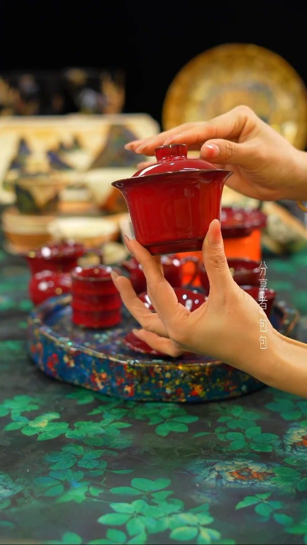 【闪购商品】故宫红············新马蹄盖碗