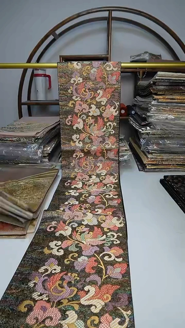 织绣34西阵织六通缠枝莲