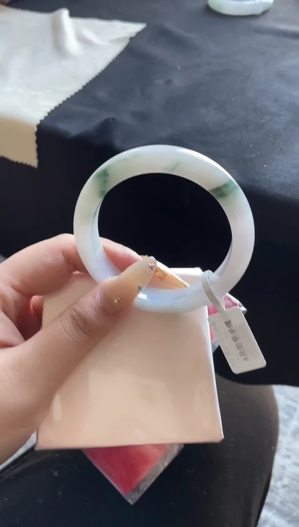 未镶嵌手镯翡翠三天鉴赏期