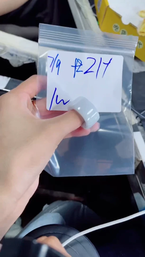 定制翡翠未镶嵌华戒圈