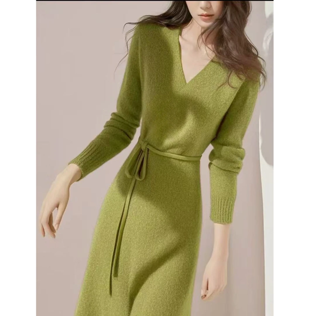 法式v领针织连衣裙女2024新款秋冬修身显瘦气质内搭打底毛衣长裙