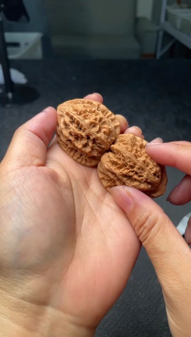 把件文玩核桃w48  龙脊背  38