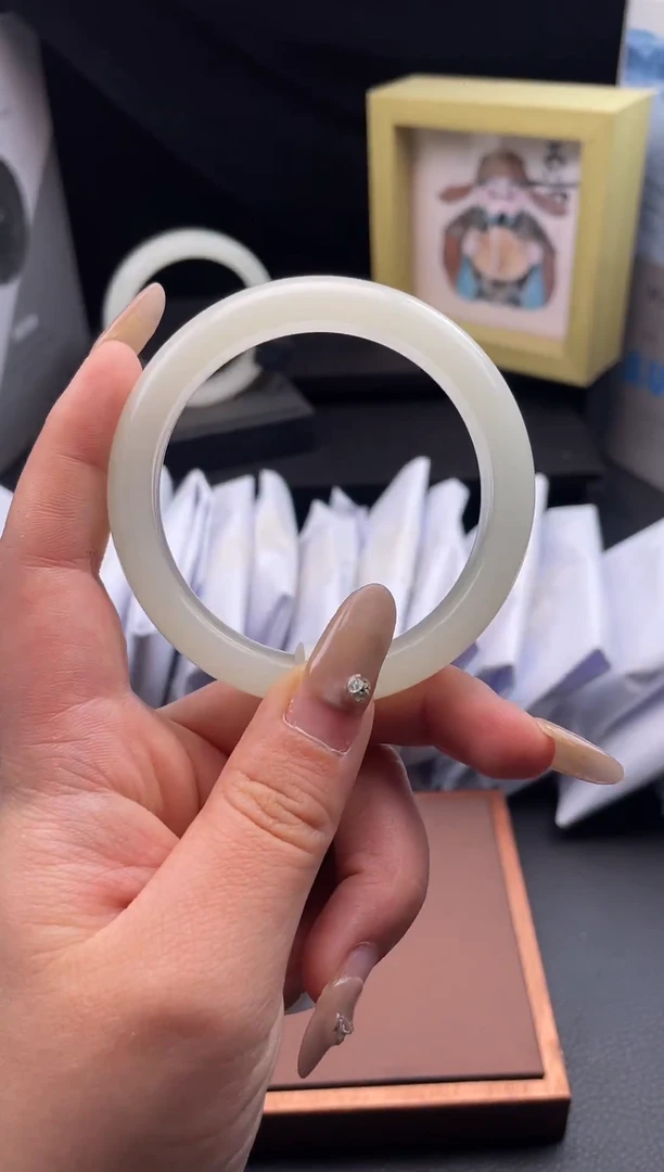 未镶嵌手镯和田玉（黄玉）54圈口