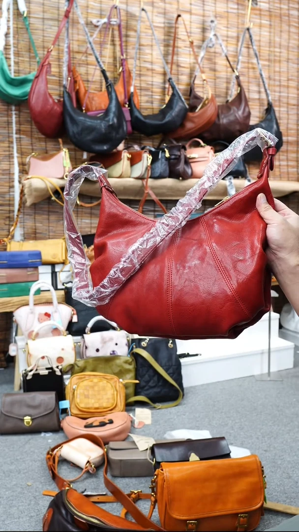 牛皮（革）太阳家 大云朵 红色