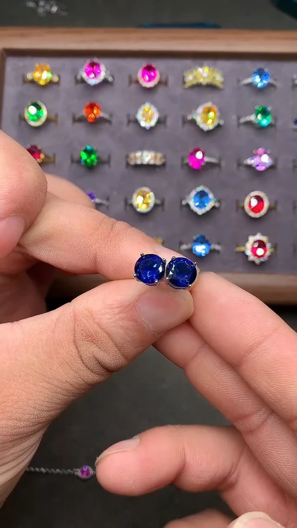 【闪购商品】蓝宝石耳饰银S925镶嵌......