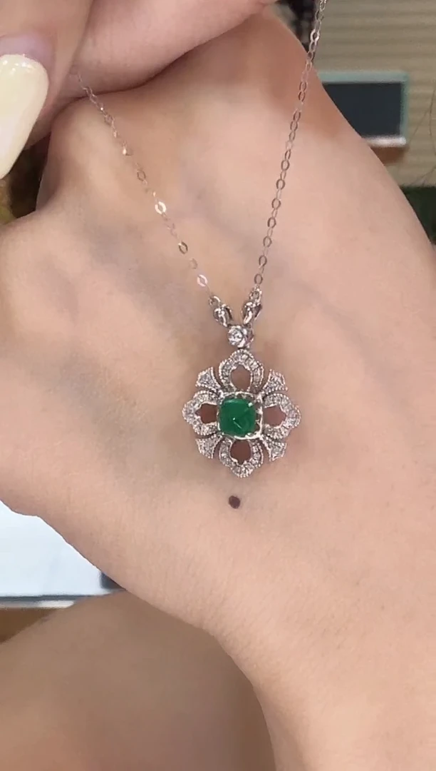 18K金镶嵌项链祖母绿祖母绿锁骨链60780