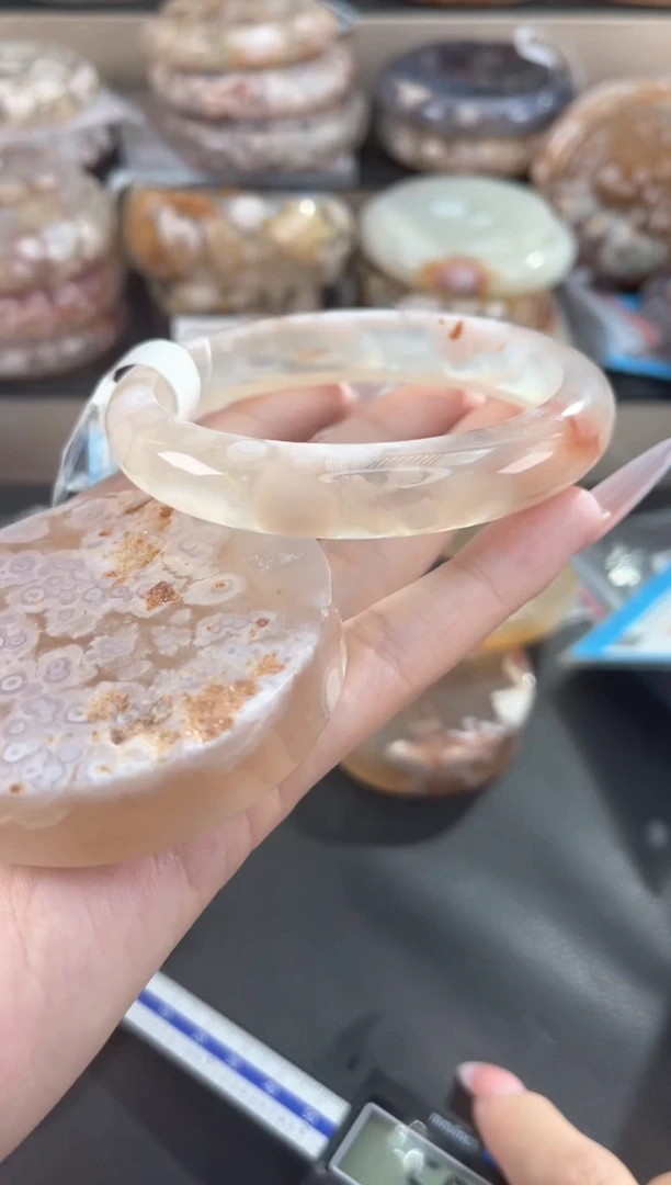 未镶嵌手镯石英质玉62