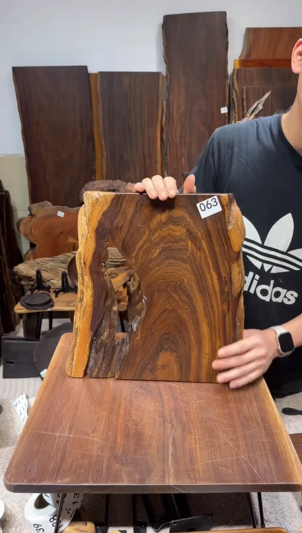 风车木（黑檀木）尺寸40*34*2.3编号063