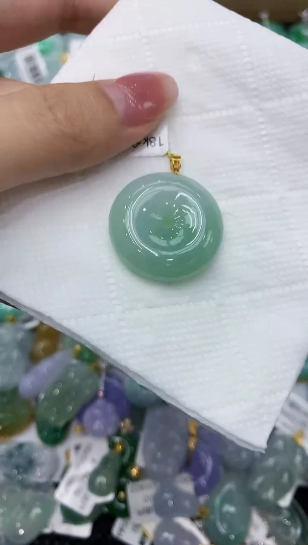 翡翠18K金镶嵌颈饰111111111111