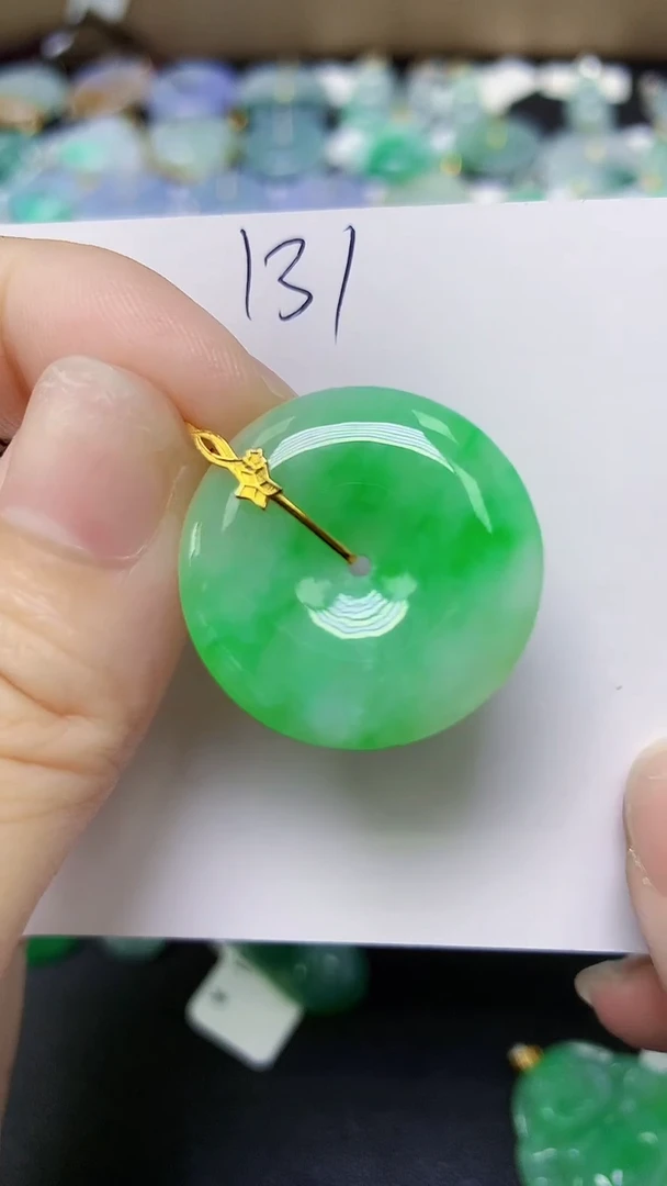 翡翠18K金镶嵌颈饰 天然缅甸翡翠A货