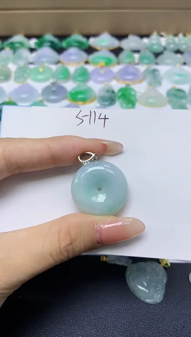 翡翠未镶嵌颈饰天然缅甸翡翠A货