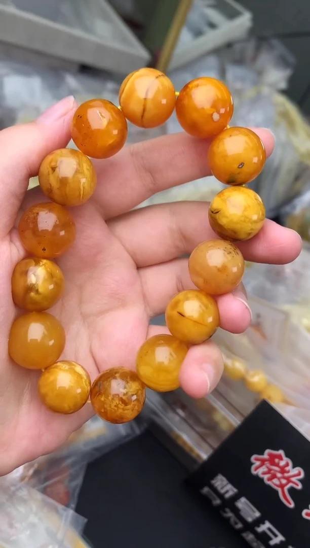 蜜蜡未镶嵌珠宝奇石53
