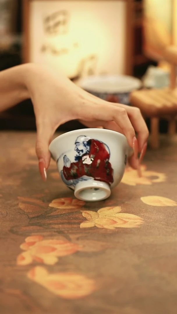 陶瓷青花釉里红达摩压手杯