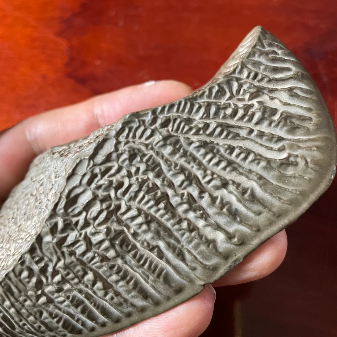新疆纹路泥石摆件手把件卷纹