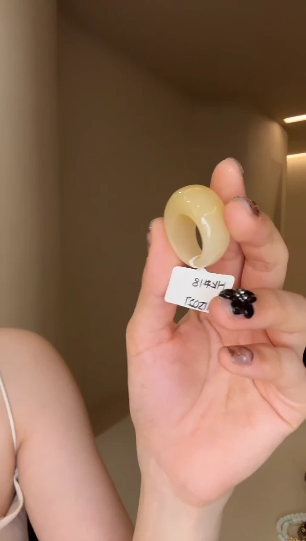 未镶嵌戒指和田玉18码高细糖