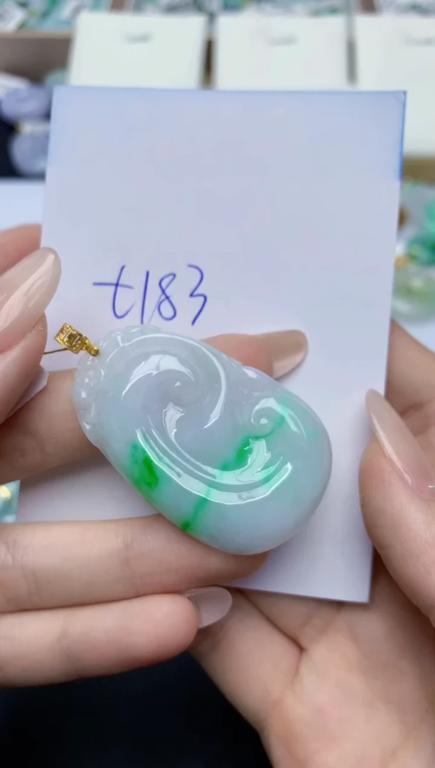 翡翠18K金镶嵌颈饰天然缅甸翡翠A货