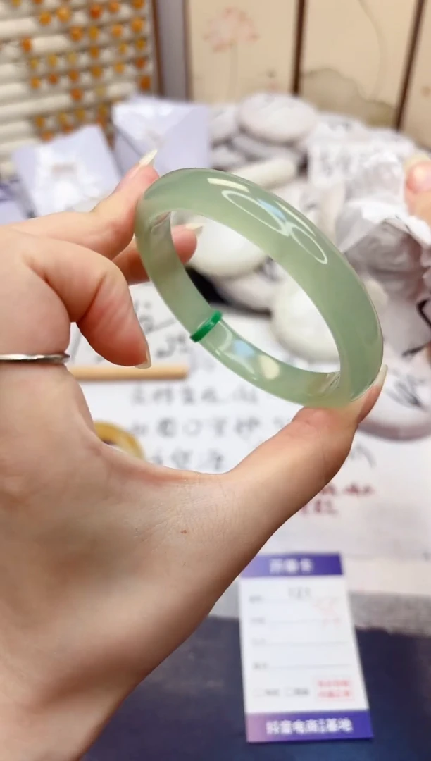 石英质玉手镯未镶嵌121-东陵玉-圈口60.9