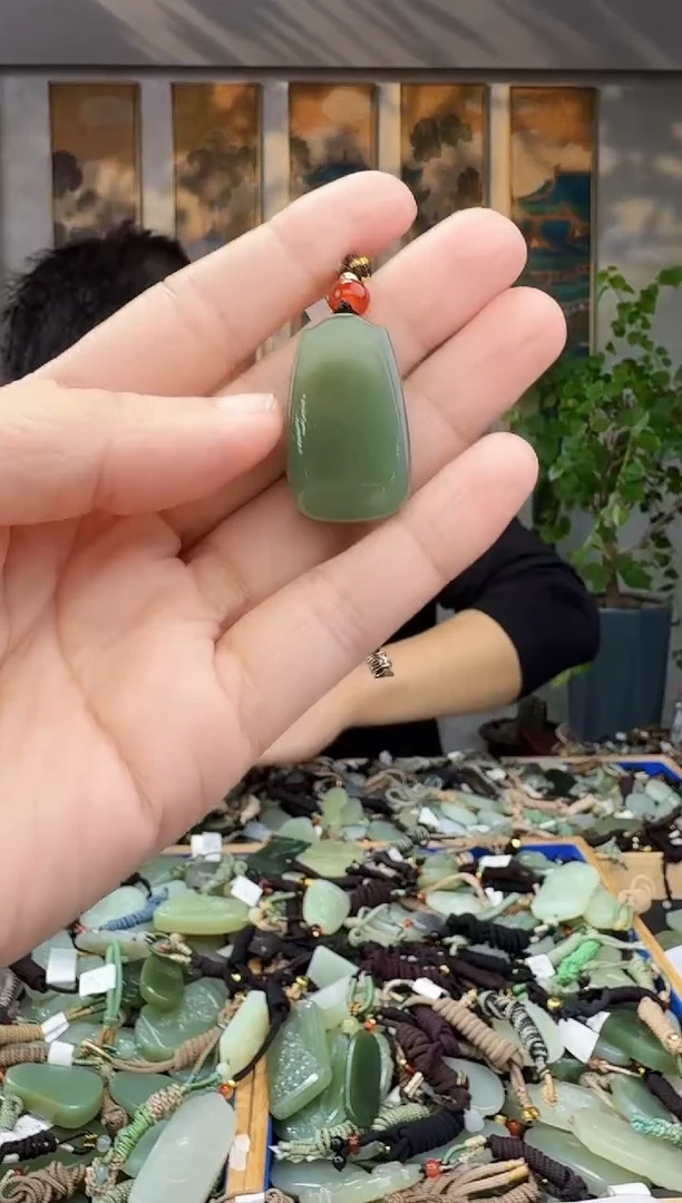 未镶嵌和田玉挂件拍一发一