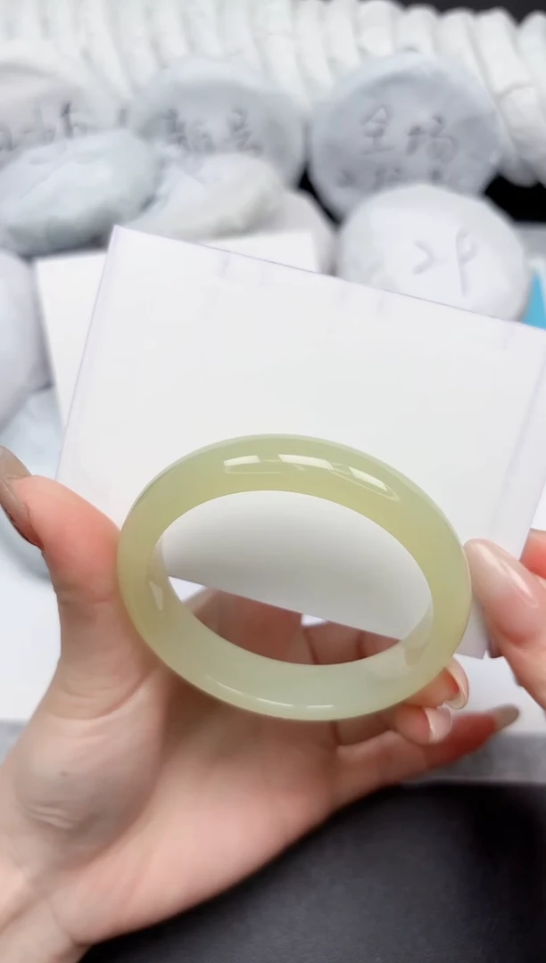 未镶嵌手镯石英质玉209-55.7