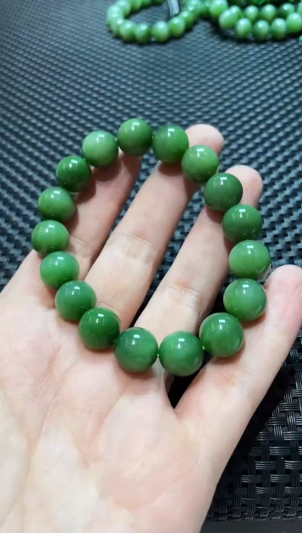 颈饰未镶嵌和田玉和田玉碧玉粉绿肉底手串12mm
