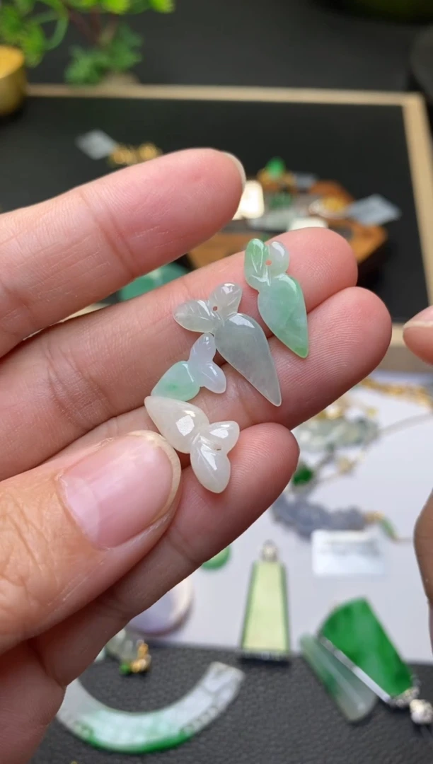 颈饰未镶嵌翡翠净货31001